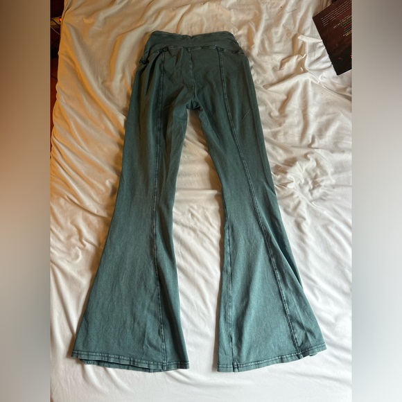 urban outfitters out from under blue aria seamed flare pant - Picture 5 of 7